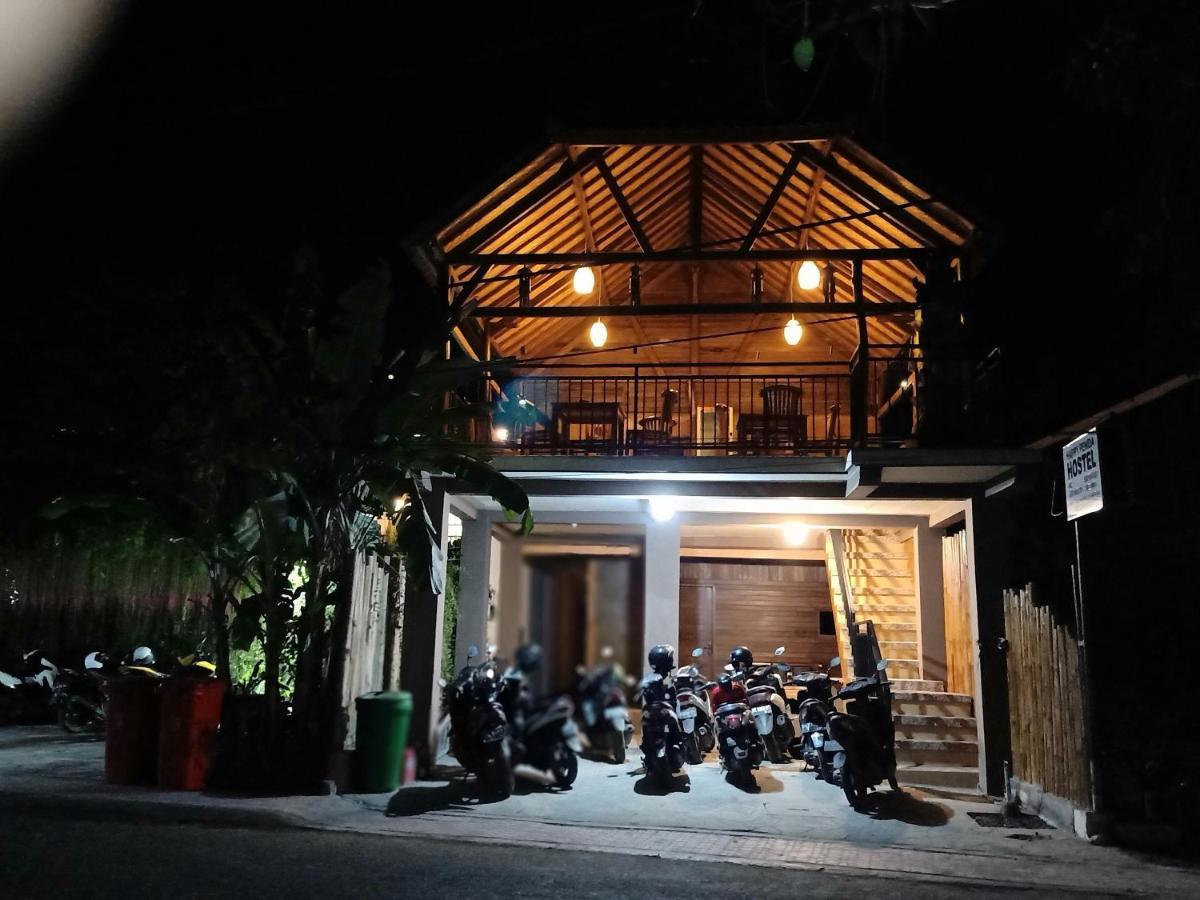 Happy Penida Hostel Toyapakeh ภายนอก รูปภาพ